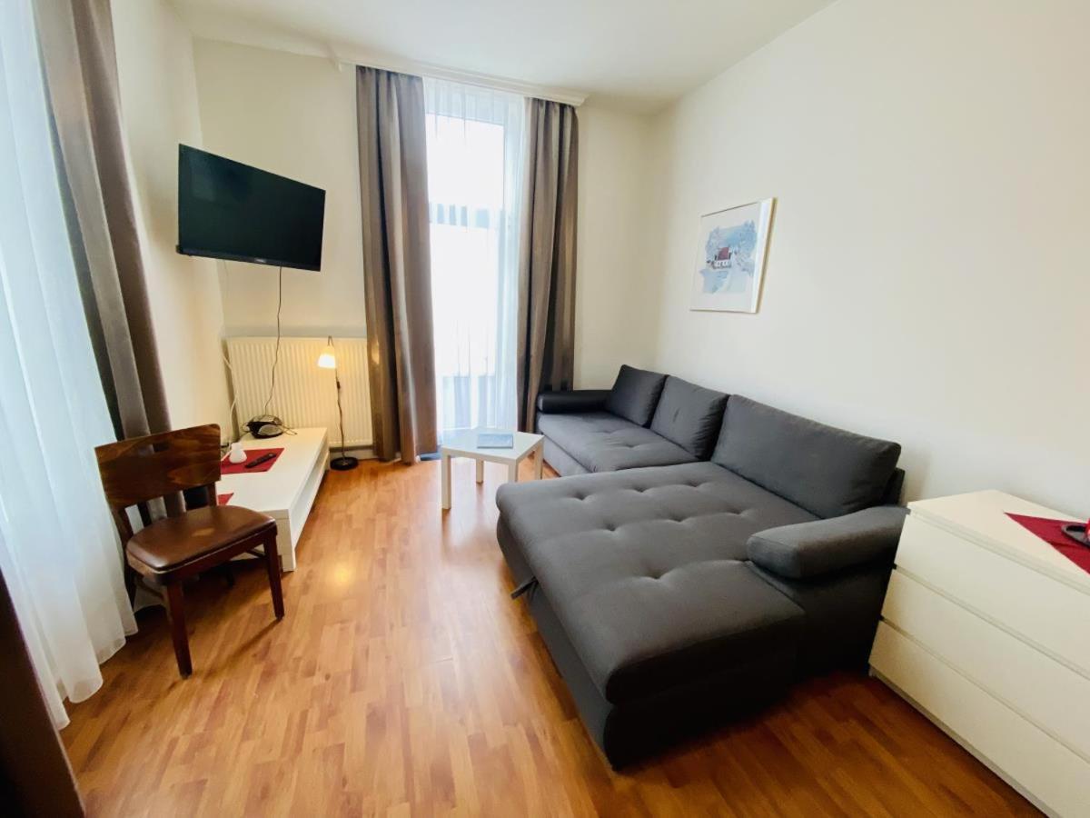 Doppelzimmer Cocktail, Direkt Am Alten Strom Ρόστοκ Εξωτερικό φωτογραφία